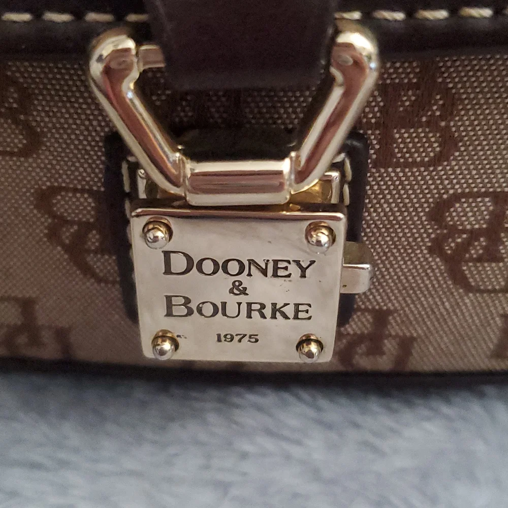 DOONEY&BOURKE BAG - Picture 2 of 13